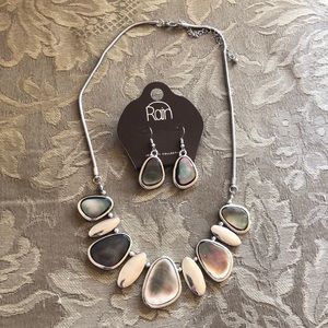 Earring and necklace set
